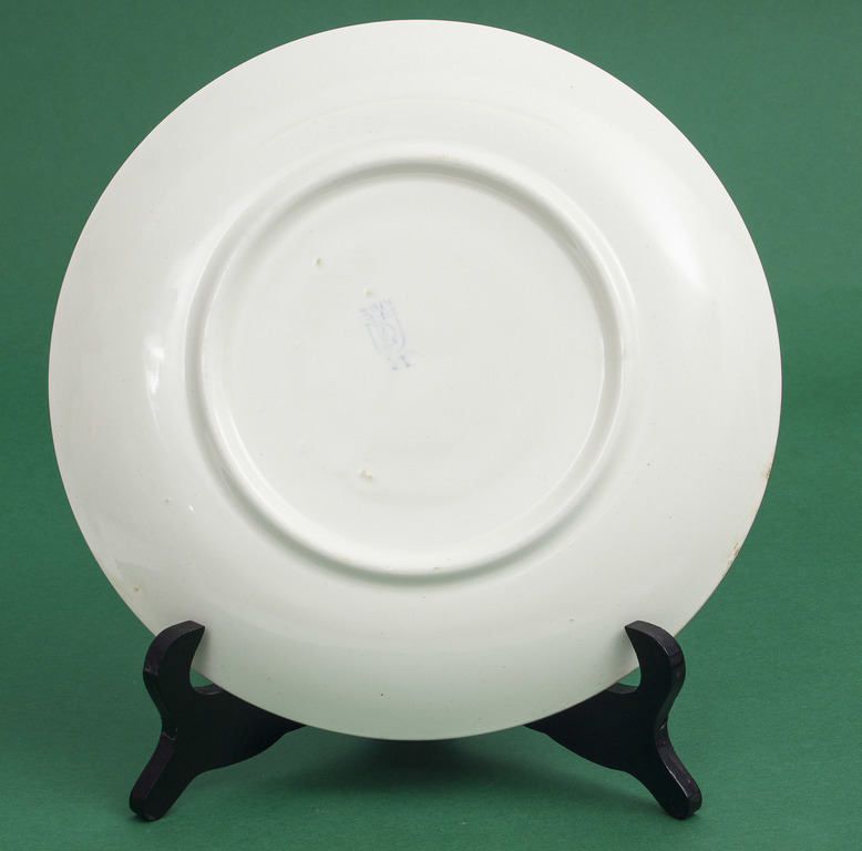 Dekoratīvais porcelāna šķīvis 