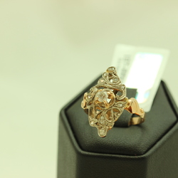 Золотое кольцо с бриллиантами и алмазами