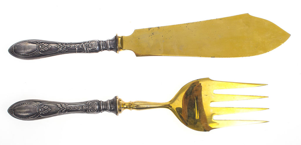 Silver cutlery set in original box- fork, knive
