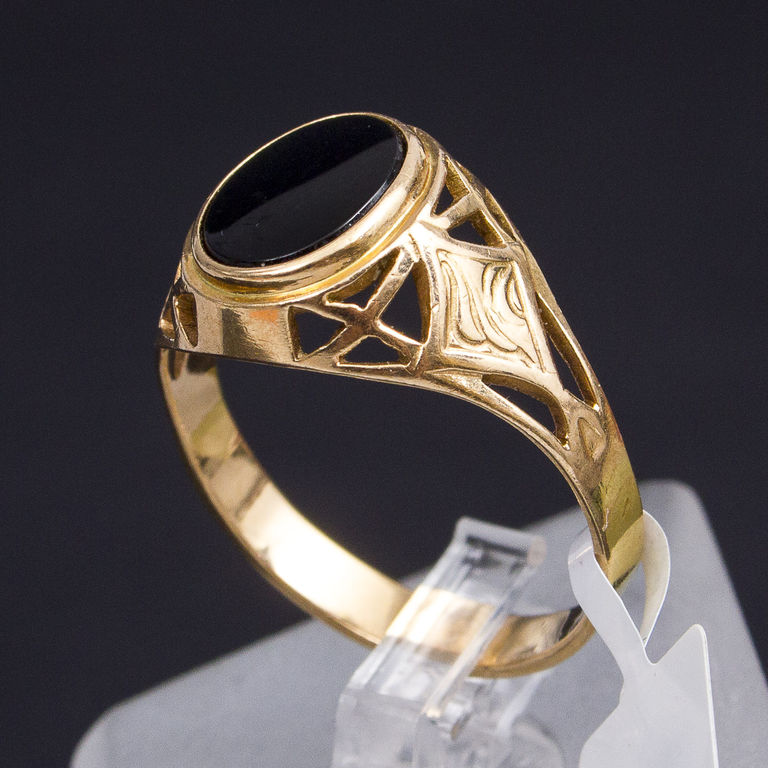 Золотое кольцо с халцедоном