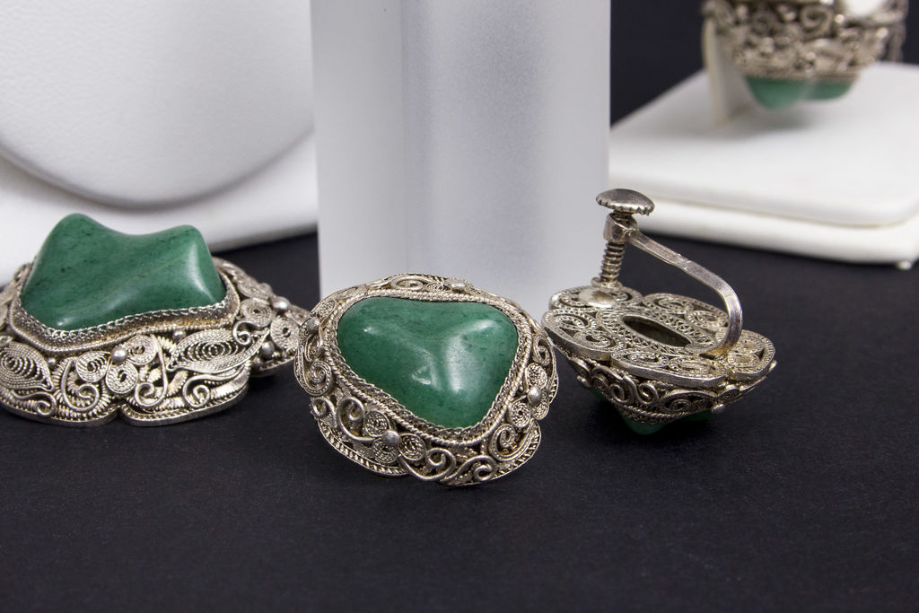 Серебряный комплект ювелирных изделий - ожерелье, браслет, серьги, кольцо и брошь