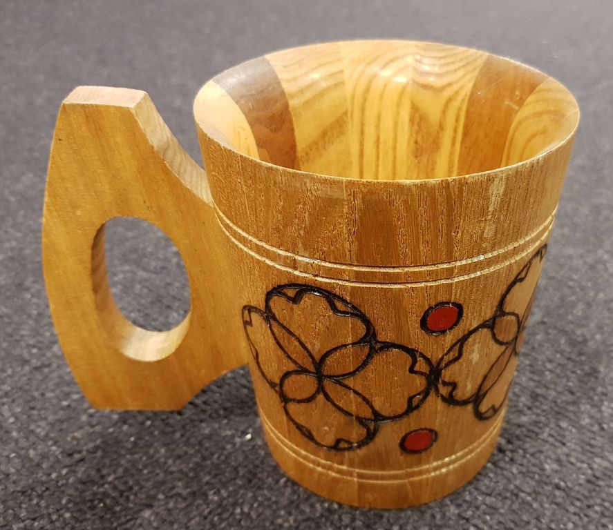 Деревянная чашка