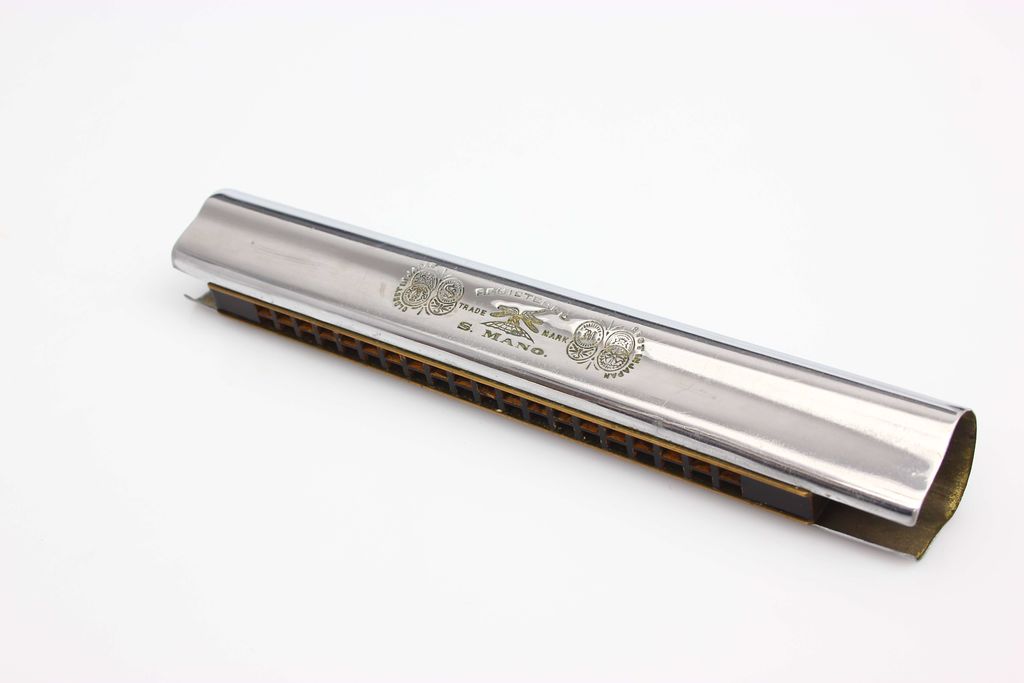 Prof. Watanuki's new pipe harmonica