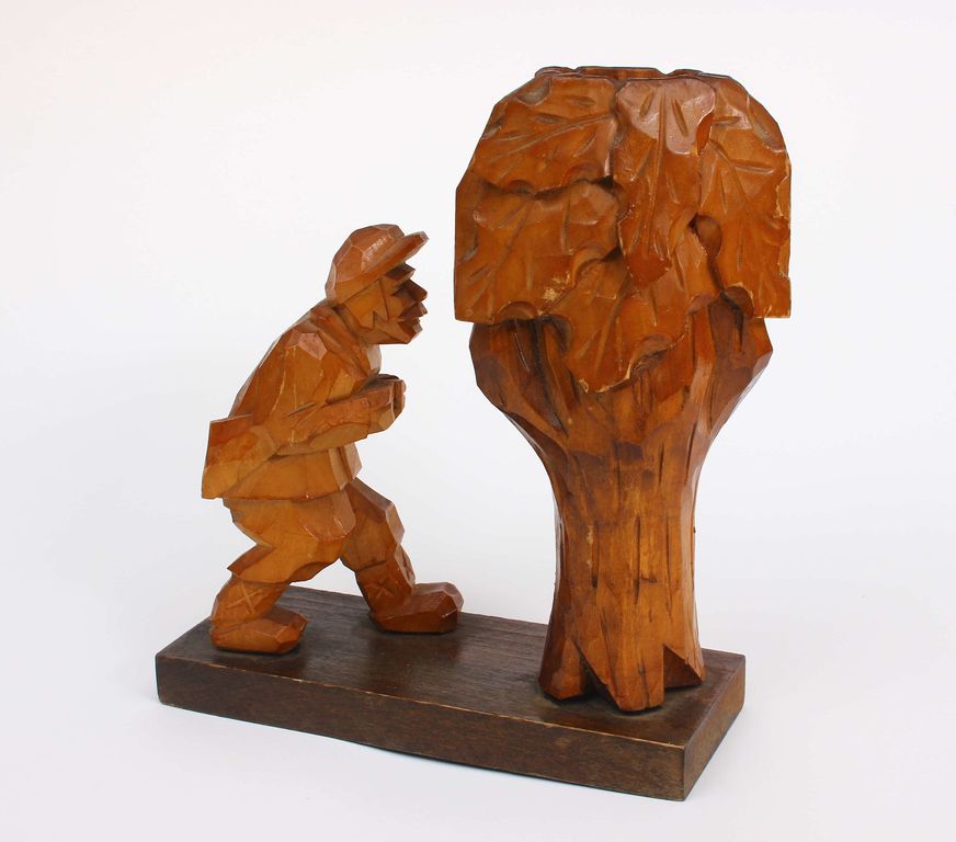 Деревянная фигурка «Человек с совой»