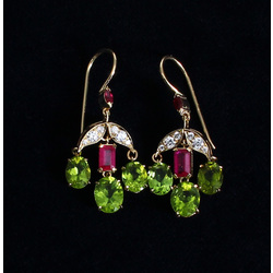 Gold earrings with sapphires, brilliants, rubies and chrysolites