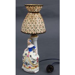 Porcelāna galda lampa 