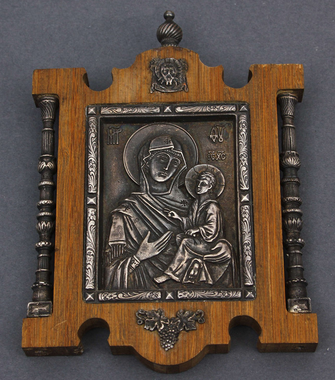 Деревянный икон с серебристым металлом 