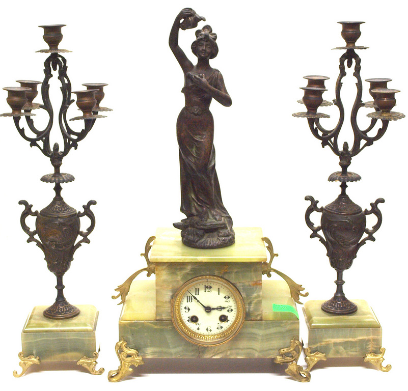 Fireplace clock with 2 candlesticks