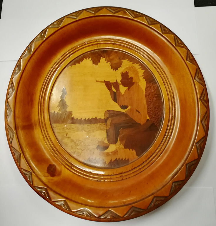 Decorative wood plate 
