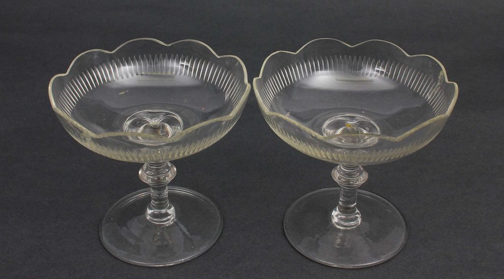 Two glass dishes for a dessert