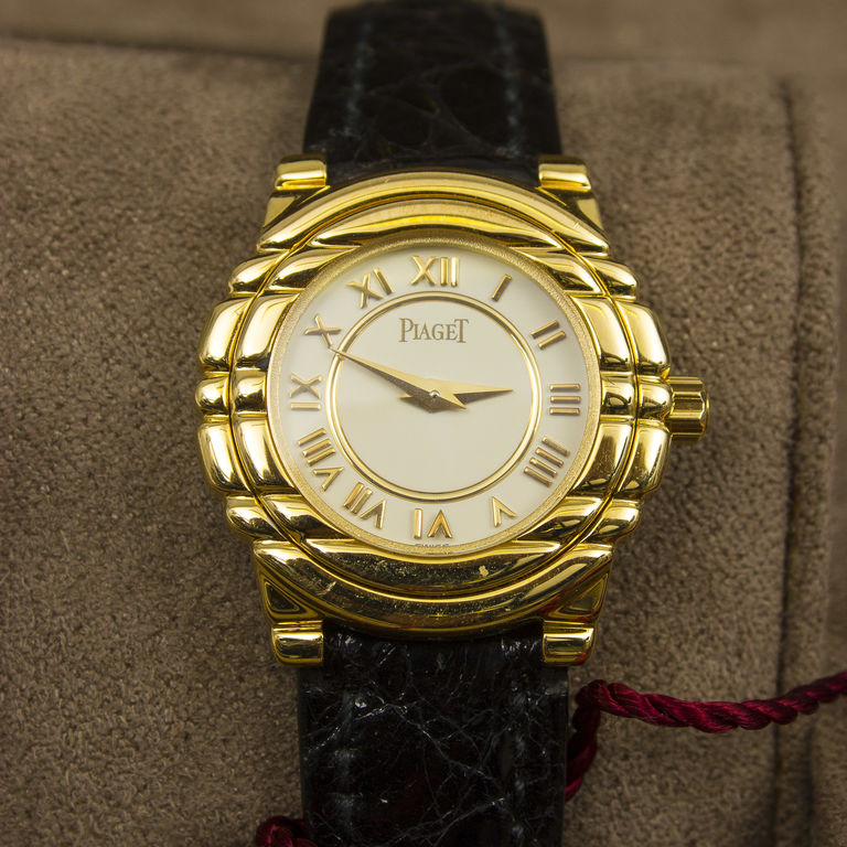 Gold women wristwatch Piaget Tanagra