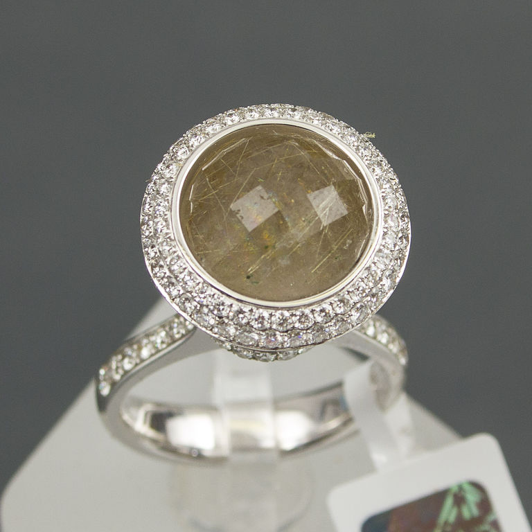 Золотое кольцо с 176 бриллиантами и кварц ящиком