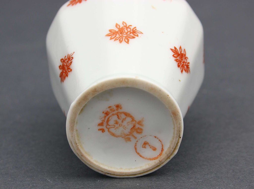 Porcelain vase(small)