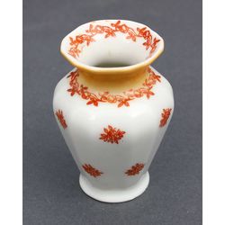 Porcelain vase(small)