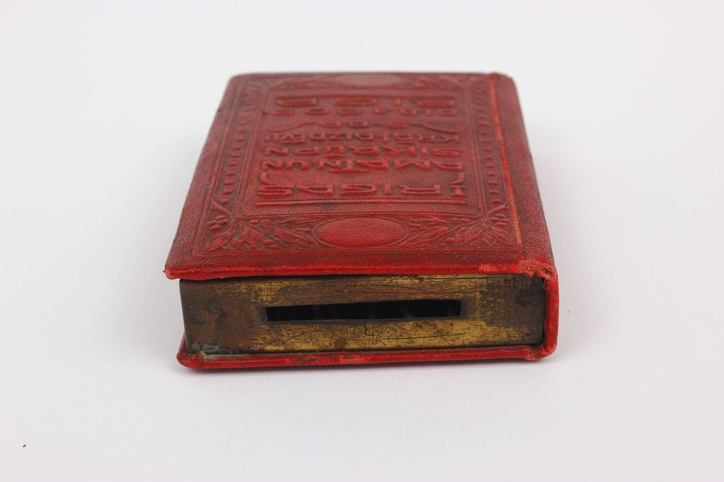 Money box with an inscription 