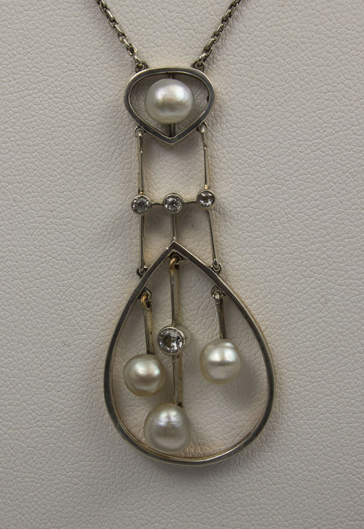 Oжерелье с жемчугом и бриллиантами