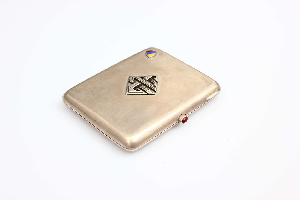 Silver cigarette case with sign of student corporation 