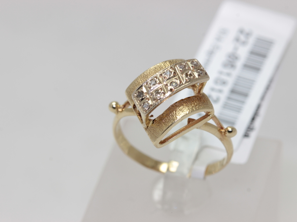 Золотое кольцо с 10 бриллиантами