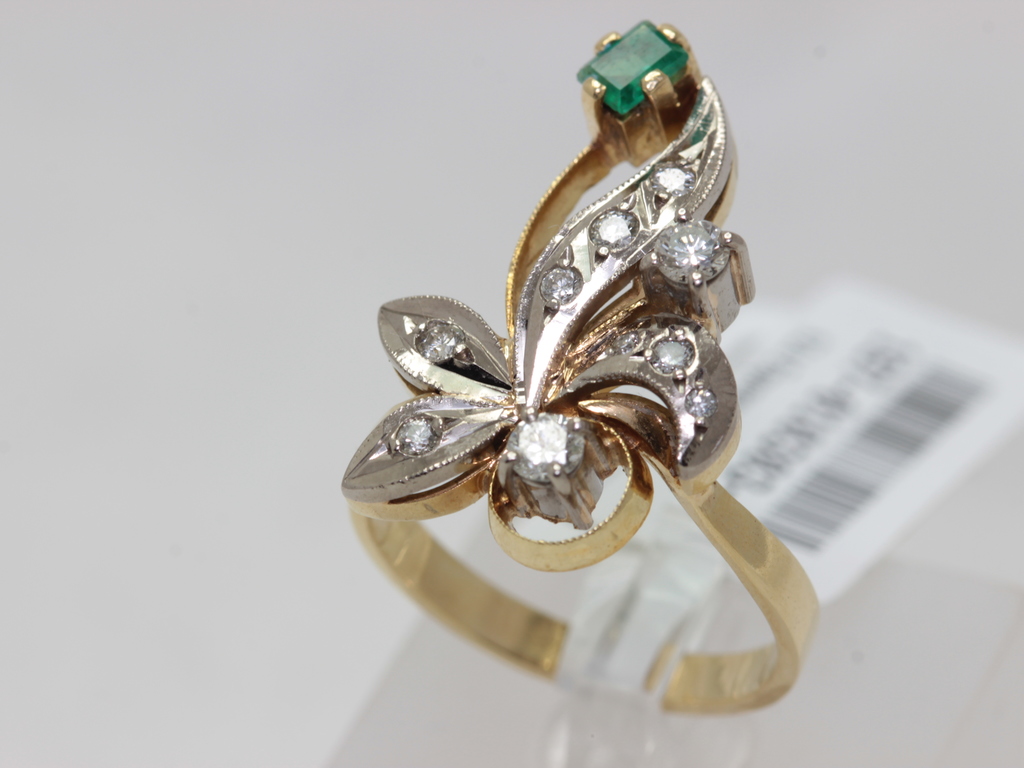 Gold ring with diamonds, emeralds