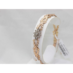 Gold bracelet with 9 diamonds