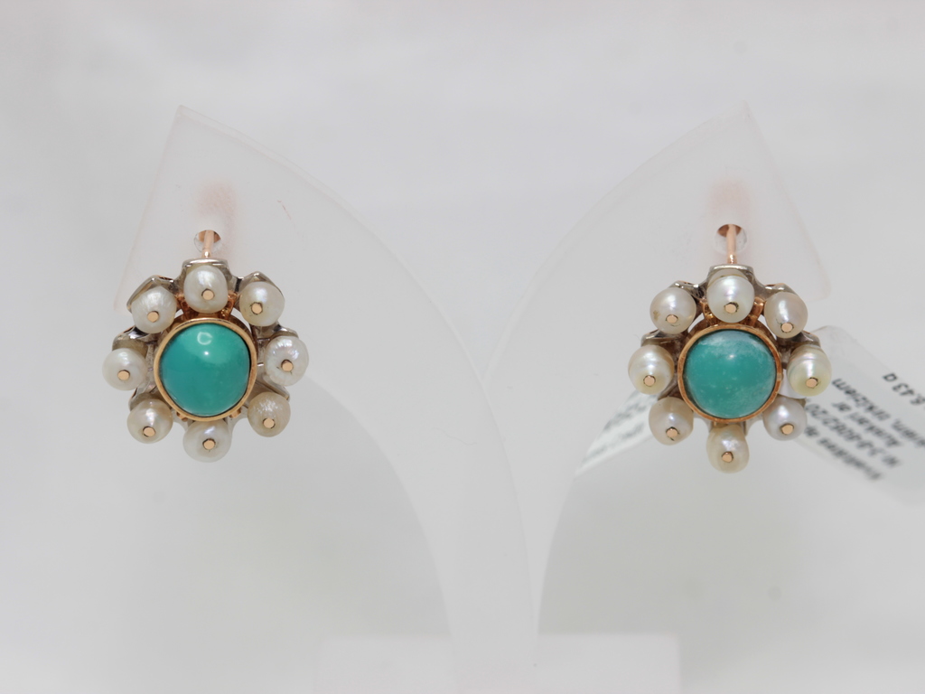 Gold earrings with turquoise, pearls