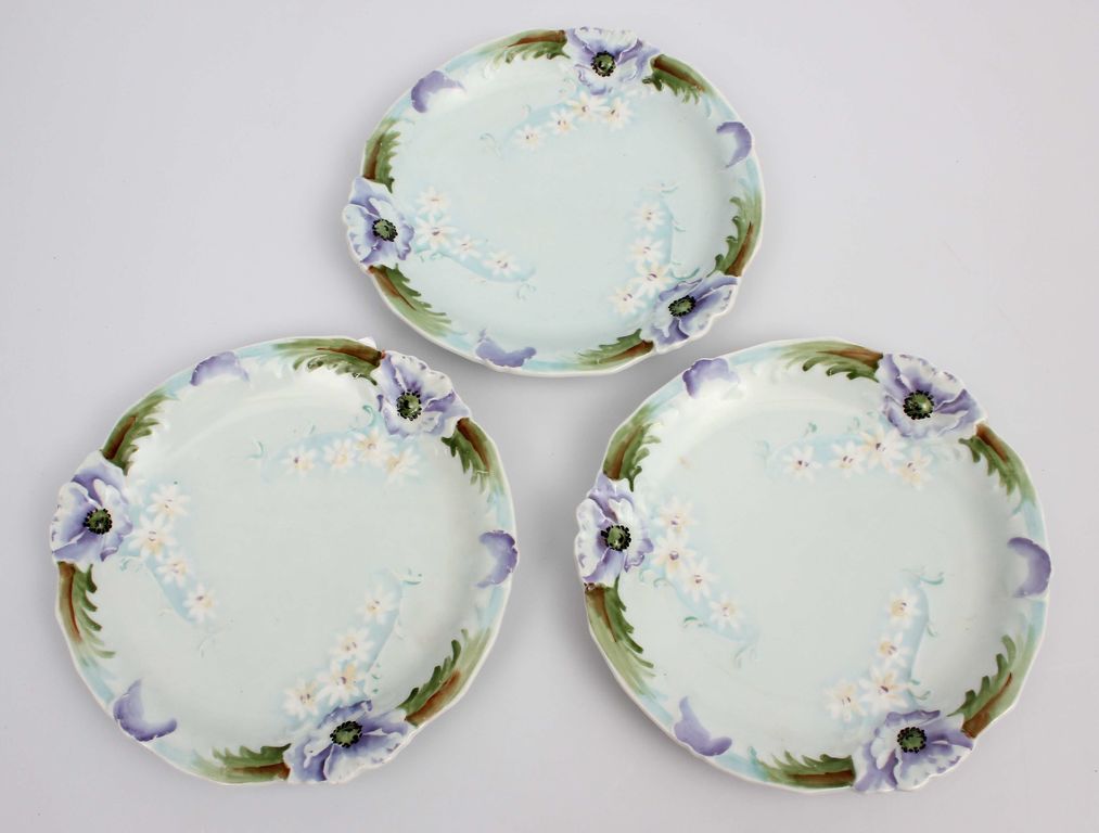 Decorative porcelain plate 3 pcs. 