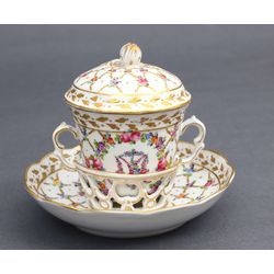 Porcelain broth cup with lid and saucer