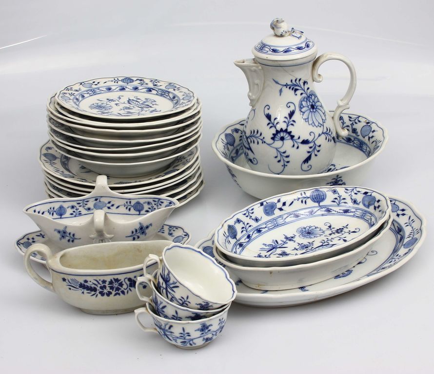 Porcelain dining set (part)