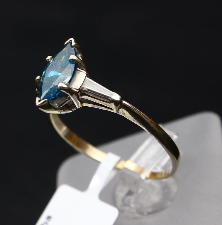 Золотое кольцо с алмазами, бриллиант