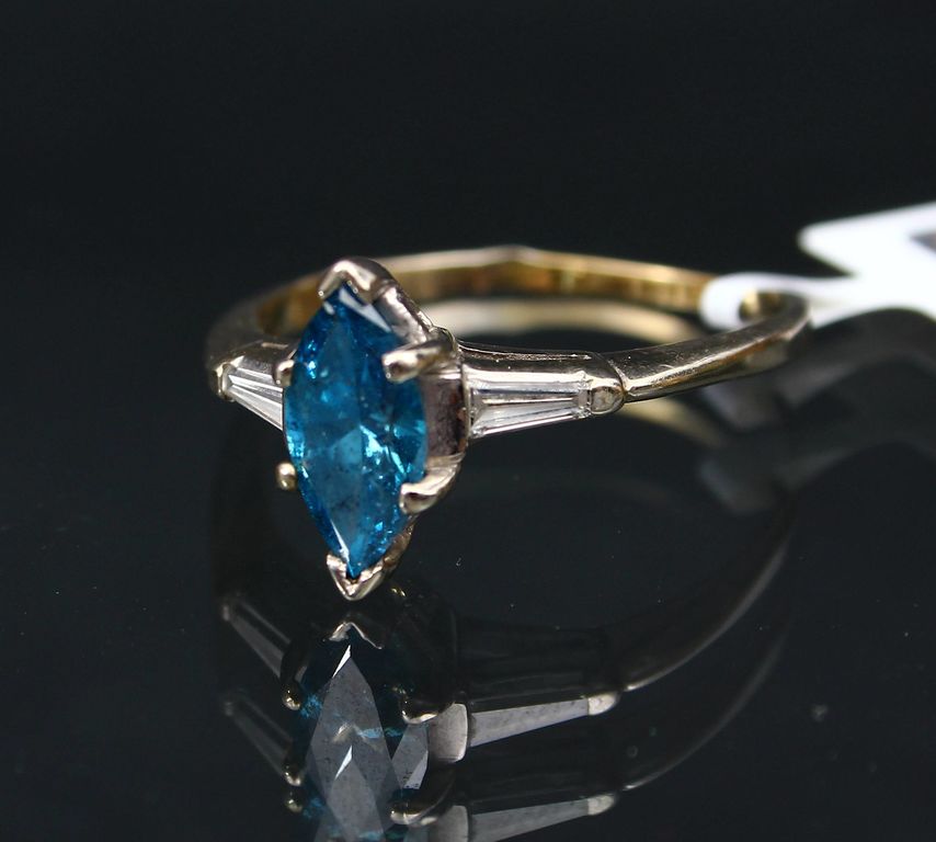 Золотое кольцо с алмазами, бриллиант