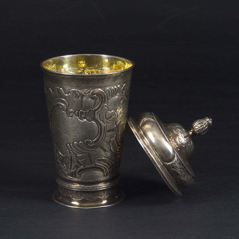 Silver cup with a lid from 1760