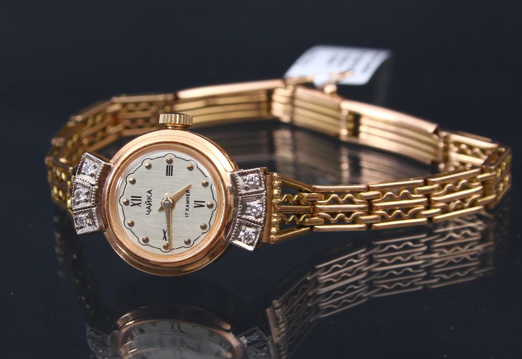 Часы из белого золота с бриллиантами Чайка