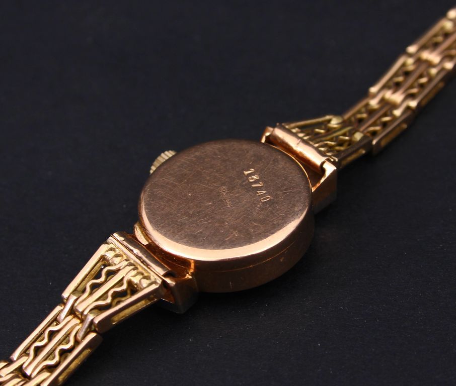 Часы из белого золота с бриллиантами Чайка