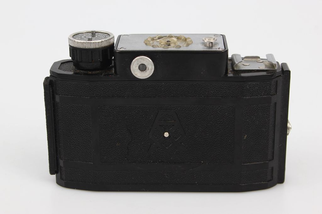 Fotoaparāts Смена ādas somiņā