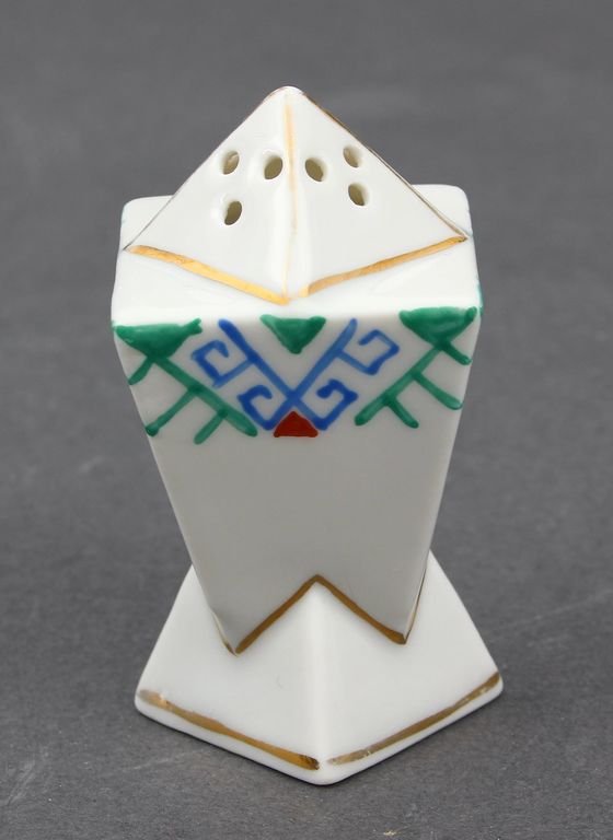 Porcelain spice utensil