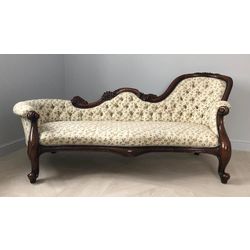 Viktorijas laikmeta stila sofa