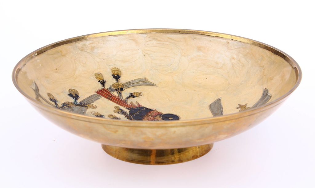 Metal bowl with painting 