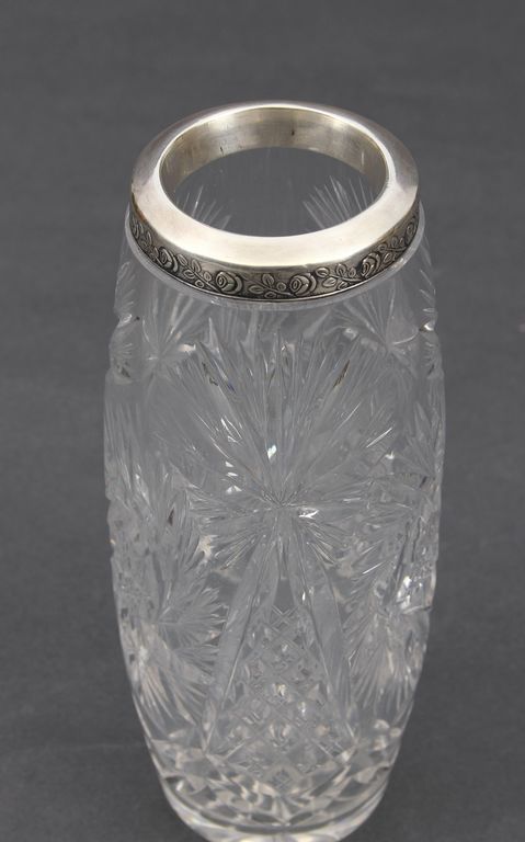Kristala vāze ar sudraba apdari