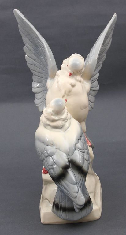 Porcelain figurine of a bird
