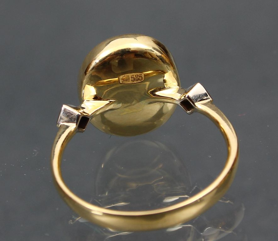Золотое кольцо с бриллиантами и звездным рубином