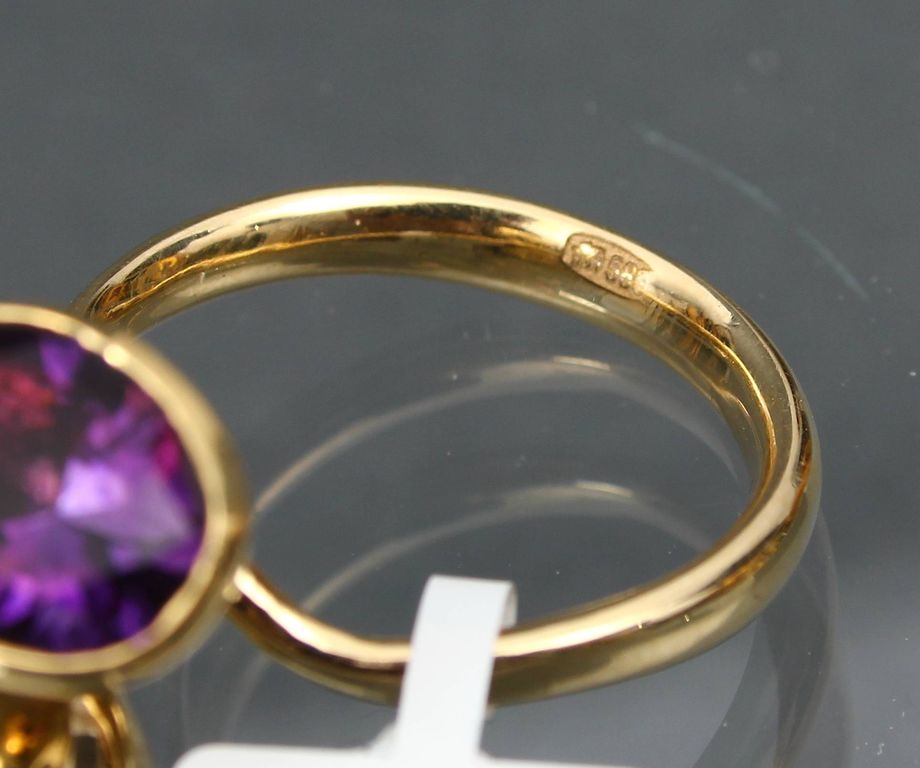 Золотое кольцо с аметистами