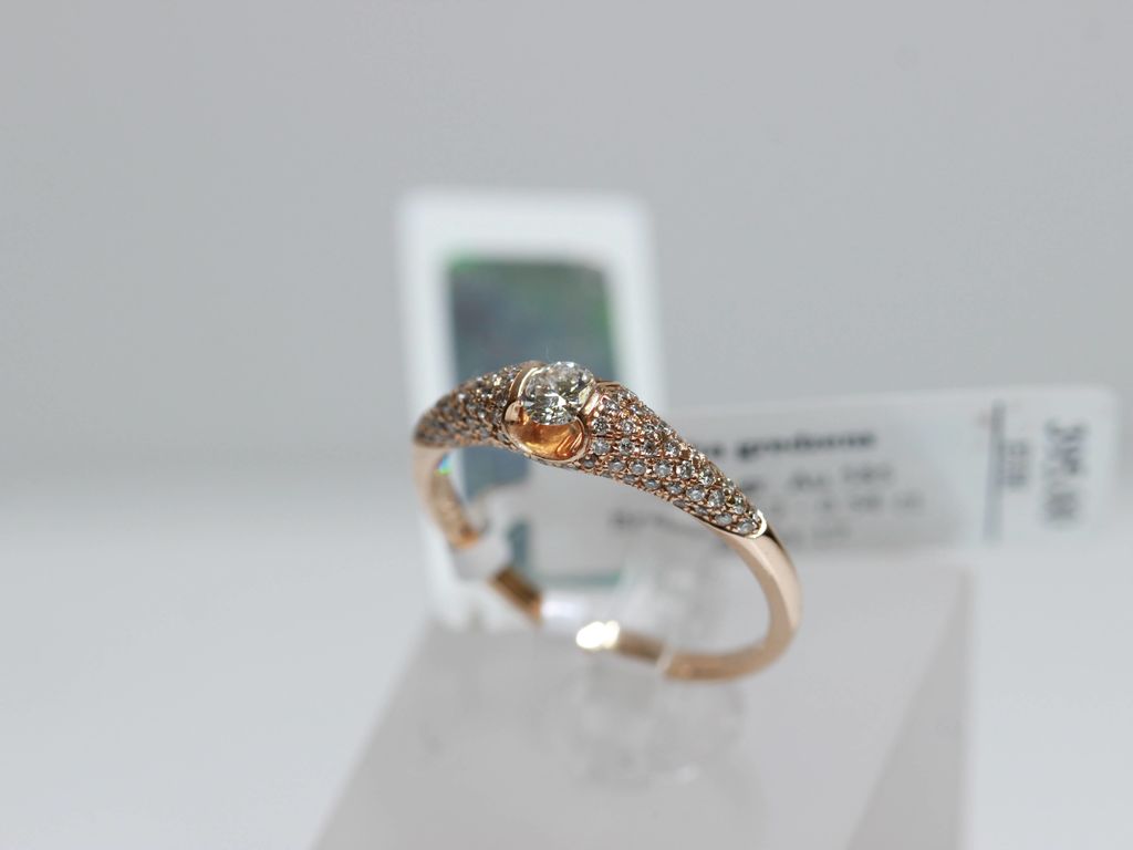 Золотое кольцо с 112 бриллиантами