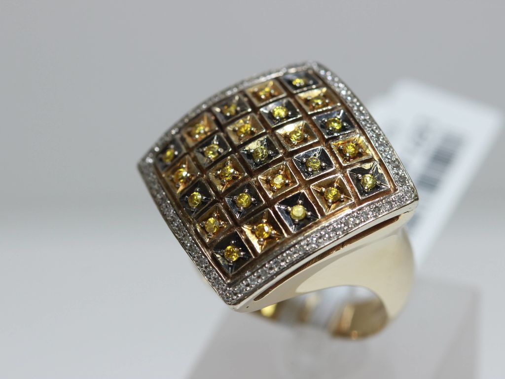 Золотое кольцо с 60 бриллиантами