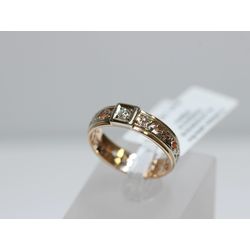 Золотое кольцо с бриллиант