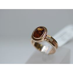 Golden ring with 6 brilliants, citrine