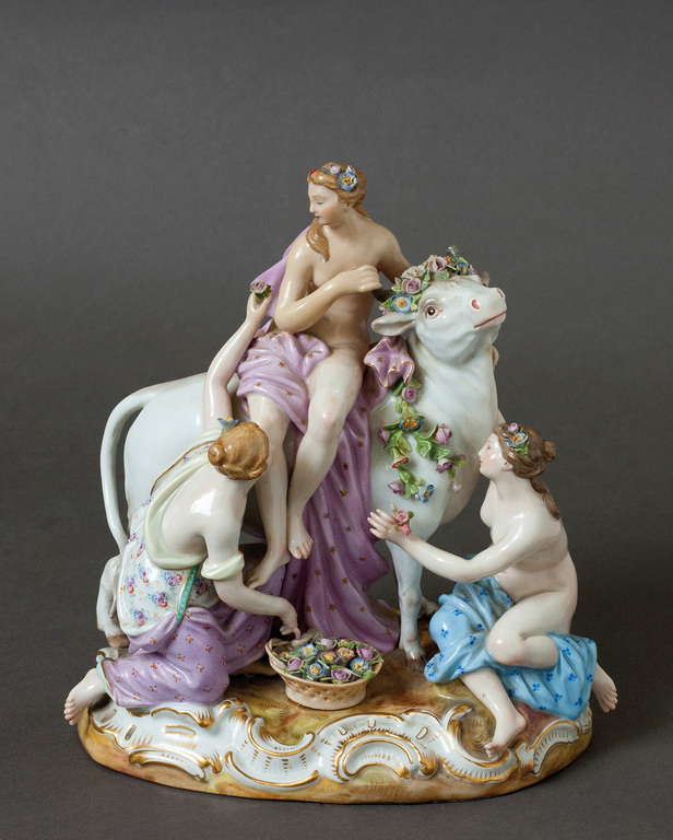 Porcelain figure of the Europe steal