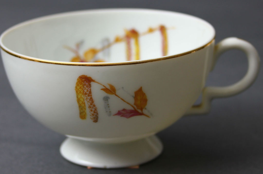 Porcelain set - 2 cups, 1 saucer, sugar bowl, kettle