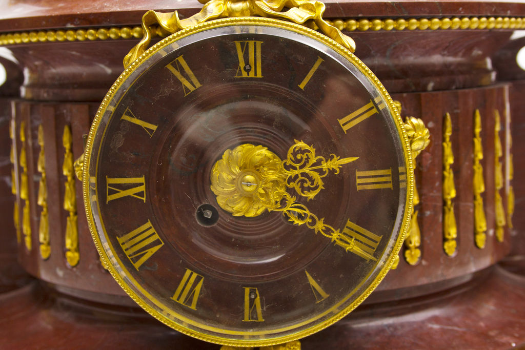 Mantel clock 