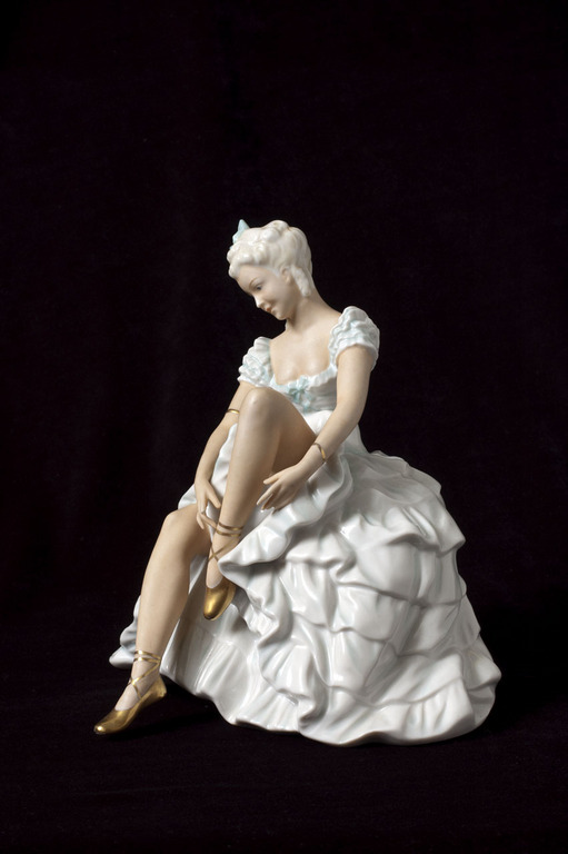 Porcelain figure ballerina
