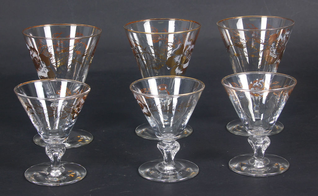 Стеклянные стаканы 6 шт. (3 больших, 3 маленьких)